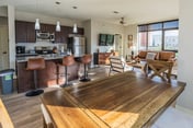 Luxurious Downtown Corner unit- 2 Bd2 Bth- 321 Parking Included