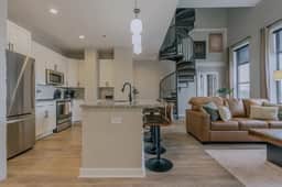 Luxurious Downtown Penthouse-2 bed 3 bath plus loft-  402