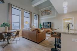 Luxurious Downtown Penthouse-2 bed 3 bath plus loft-  402