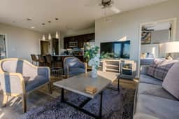 Luxurious City and River Views-2 bed 2 bath Corner Unit-High floor #521 - Image 5