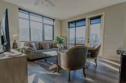 Luxurious City and River Views-2 bed 2 bath Corner Unit-High floor #521 - Image 2