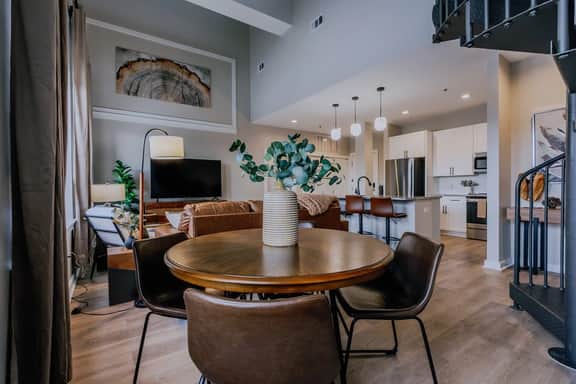 Luxurious Downtown Penthouse-2 bed 3 bath plus loft-  402
