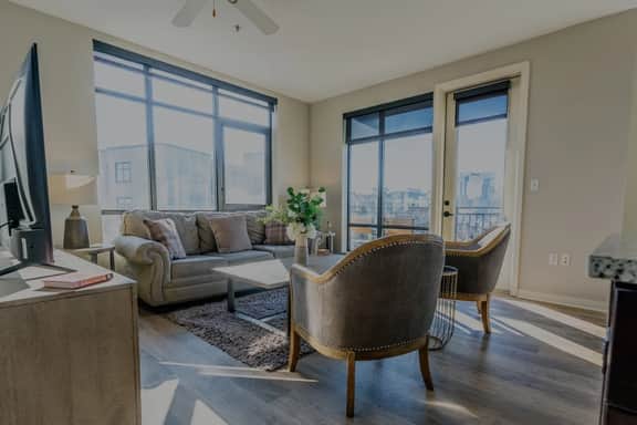 Luxurious City and River Views-2 bed 2 bath Corner Unit-High floor #521 - Image 2
