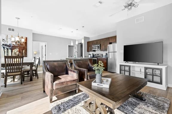 Luxury Downtown 2 bed 2 bath corner unit- 304 Parking included